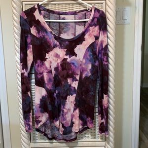 Simply Vera top with long sleeves,  scoop neck,  Size Small. Purple & pink print